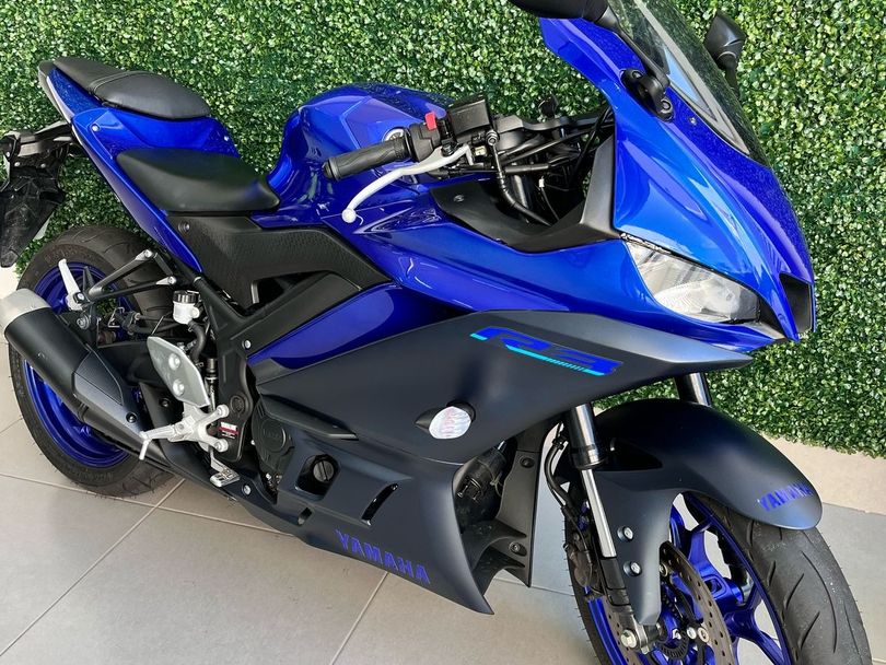 YAMAHA YZF R-3 321/ABS