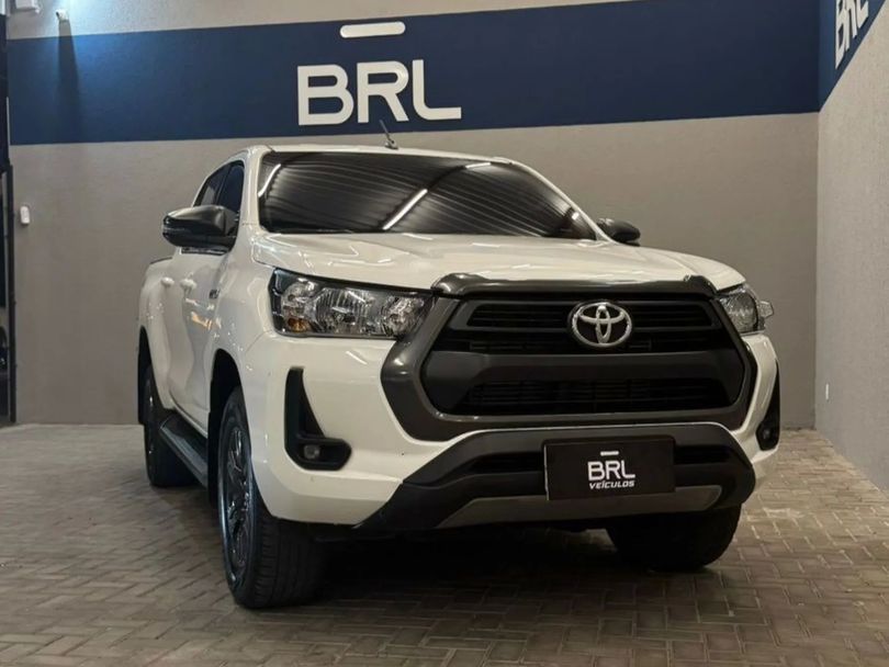 TOYOTA 2.8 D-4D TURBO DIESEL CD SR 4X4 AUTOMÁTICO