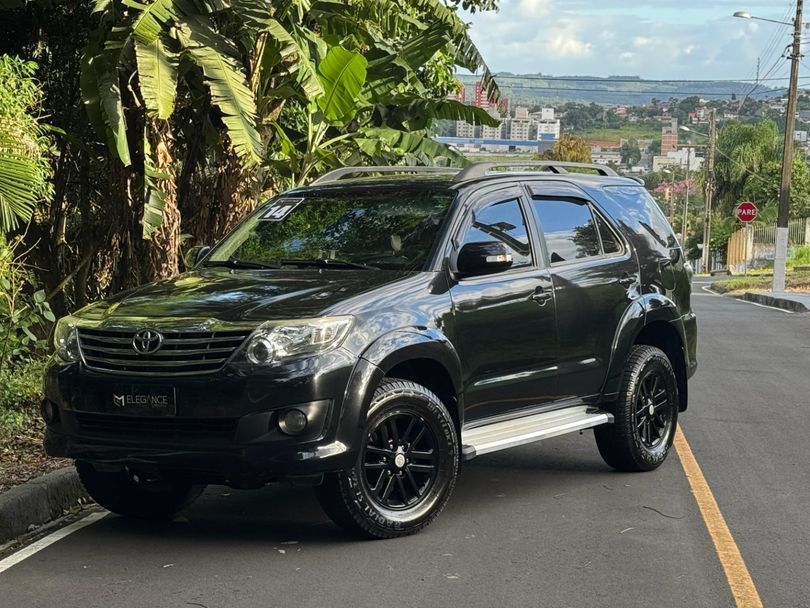 Toyota Hilux SW4 SR 4x2 2.7/ 2.7 Flex 16V Aut.