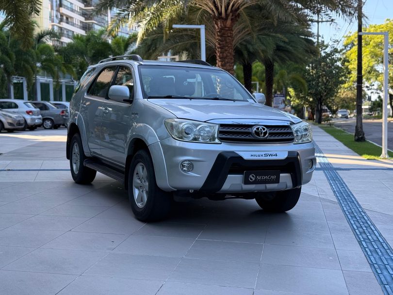 Toyota Hilux SW4 SR 4x2 2.7/ 2.7 Flex 16V Aut.