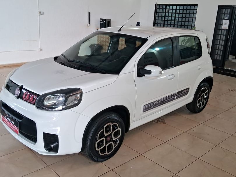 Fiat UNO SPORTING Dualogic 1.4 EVO Flex 8V 4p