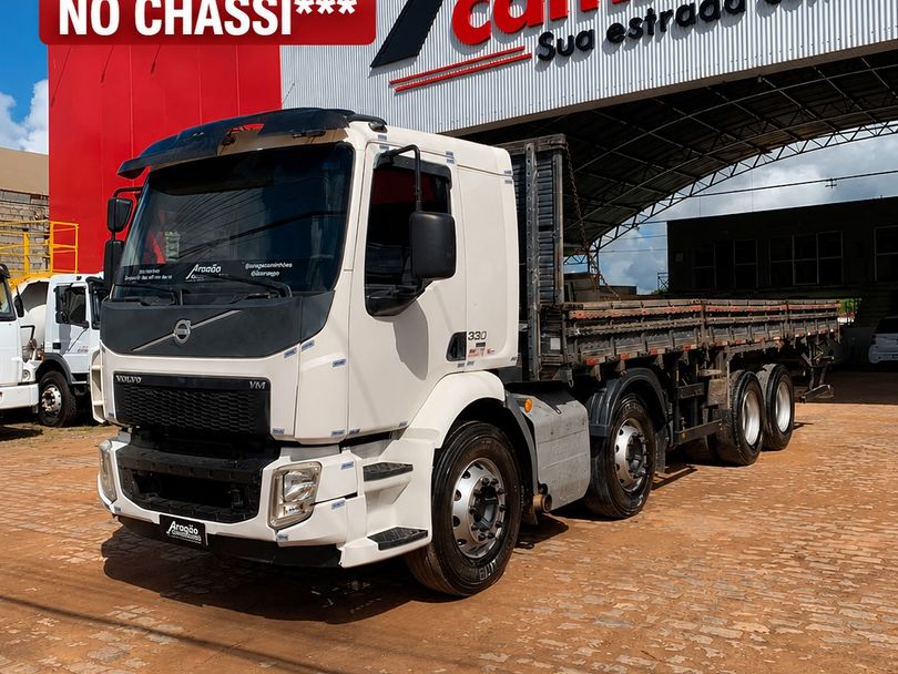 VOLVO VM 330 8x2 2p (diesel) (E5)