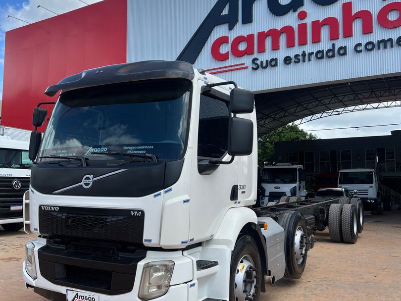 VOLVO VM 330 8x2 2p (diesel) (E5)