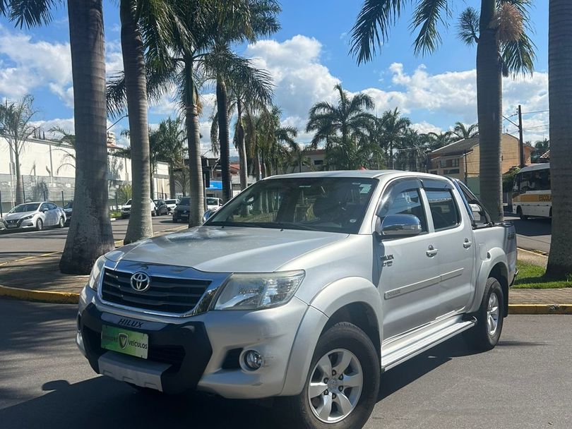 Toyota Hilux CD SRV 4x4 2.7 Flex 16V Aut.