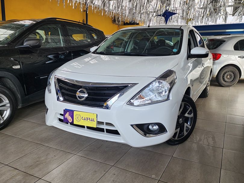 Nissan VERSA UNIQUE 1.6 16V FlexStart 4p Aut.