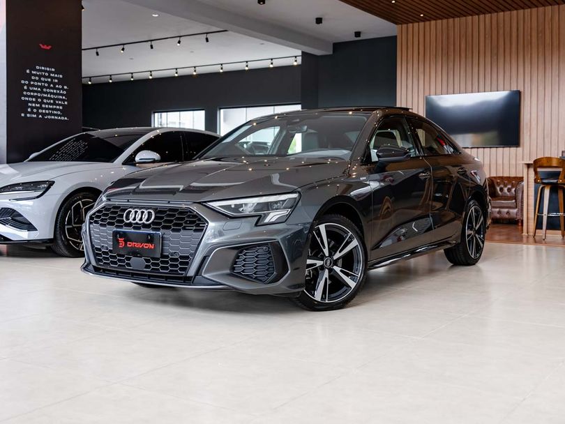 Audi A3 Sed. Perform. Black 2.0 TFSI S-tronic