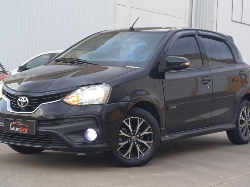 Toyota ETIOS PLATINUM 1.5 Flex 16V 4p Aut.
