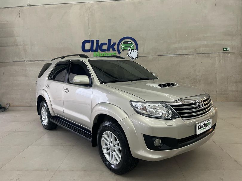 Toyota Hilux SW4 SRV D4-D 4x4 3.0 TDI Dies. Aut