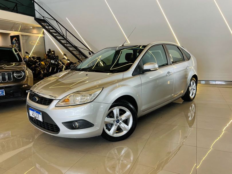 Ford Focus 1.6 S/SE/SE Plus Flex 8V/16V  5p