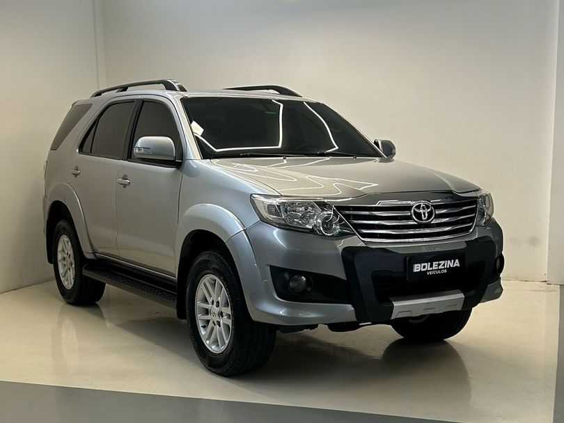 Toyota Hilux SW4 SR 4x2 2.7/ 2.7 Flex 16V Aut.