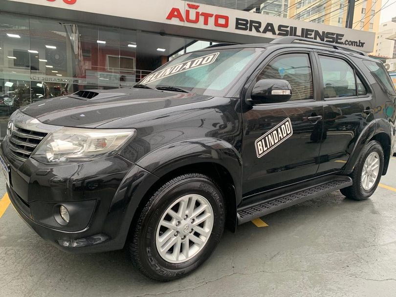 Toyota Hilux SW4 SRV D4-D 4x4 3.0 TDI Dies. Aut