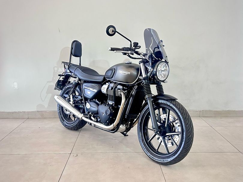 TRIUMPH STREET  TWIN 900cc