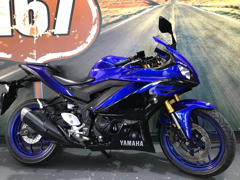 YAMAHA YZF R-3 321/ABS