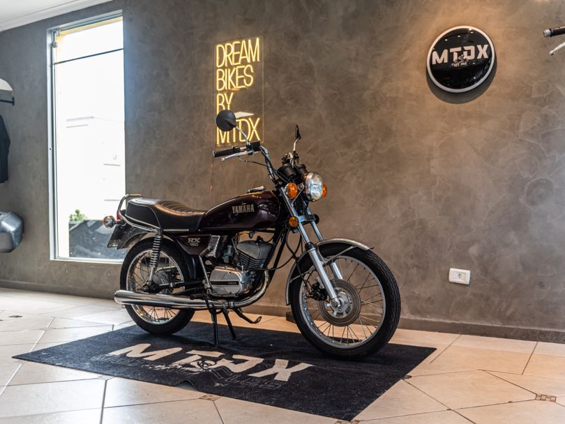 YAMAHA RX180