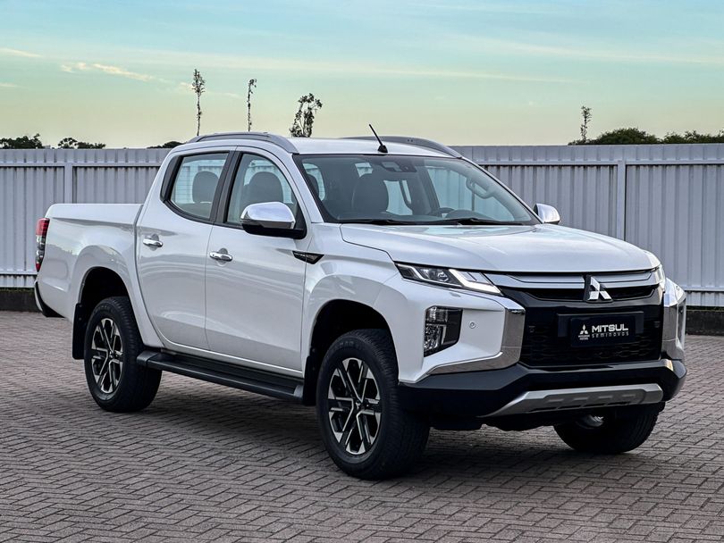 Mitsubishi L200 Triton Sport HPE-S 2.4 CD Dies. Aut