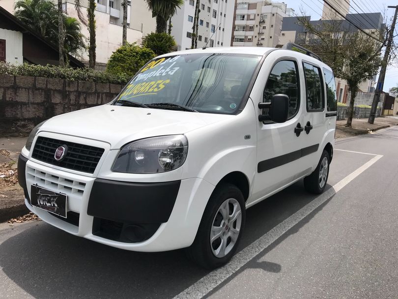 Fiat Doblo ESSENCE 1.8 Flex 16V 5p