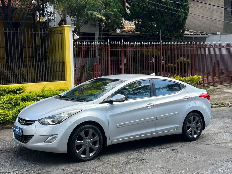 Hyundai Elantra GLS 2.0 16V Flex Aut.