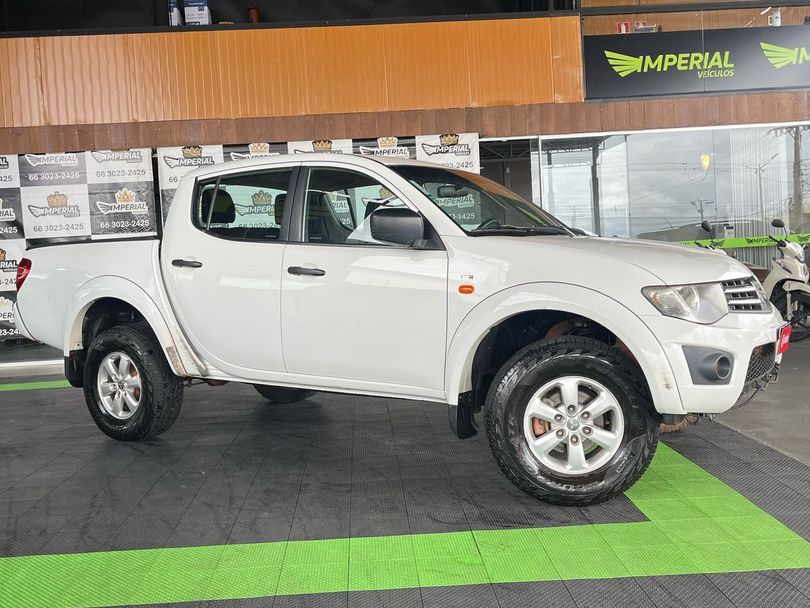 Mitsubishi L200 Triton HLS 2.4 Flex 16V CD Mec.