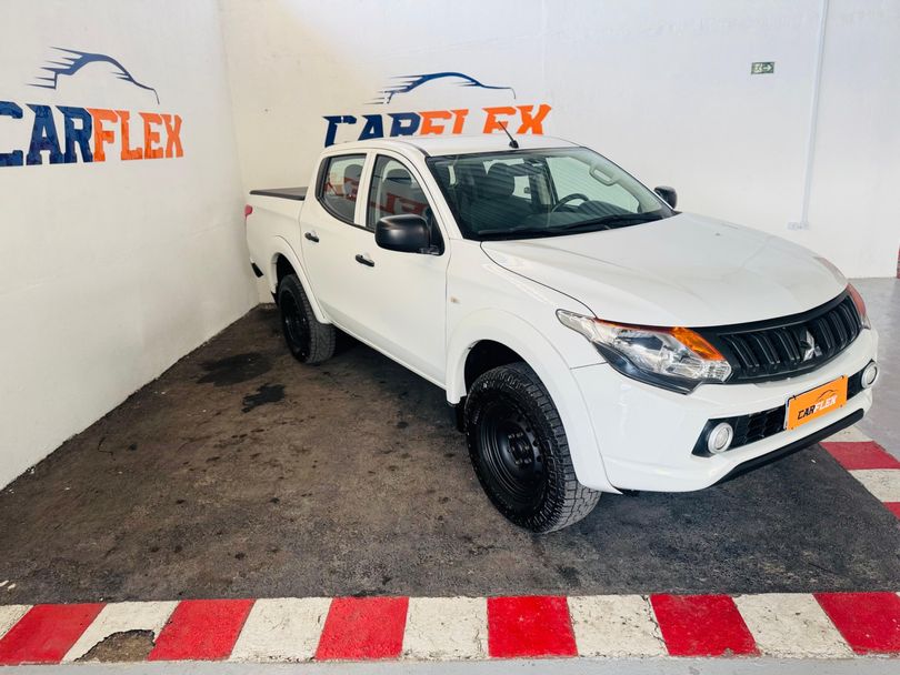 Mitsubishi L200 Tri. Outd. GLX 2.4 CD 4x4 Die. Mec.