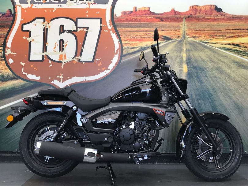 SHINERAY IRON 250 EFI