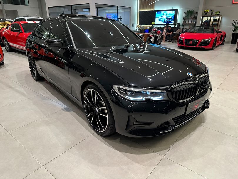 BMW 330i Sport 2.0 TB 16V 4p