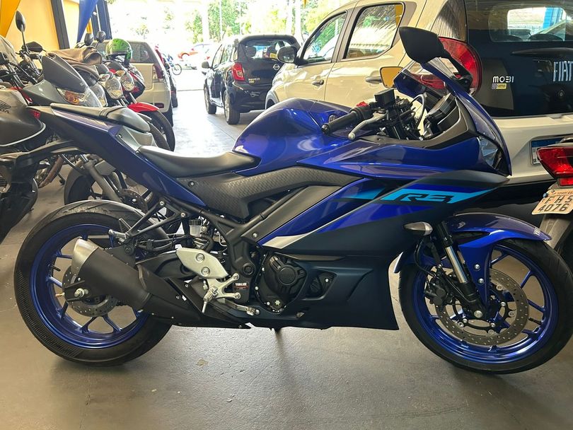 YAMAHA YZF R-3 321/ABS