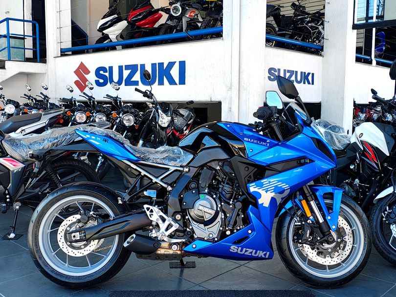 SUZUKI GSX-8R
