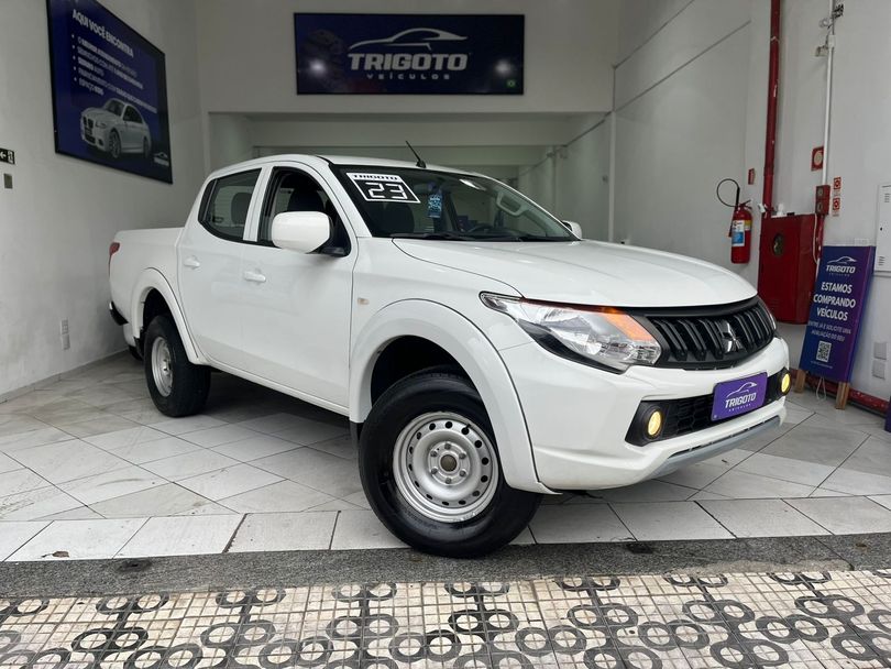 Mitsubishi L200 Tri. Outd. GLX 2.4 CD 4x4 Die. Mec.