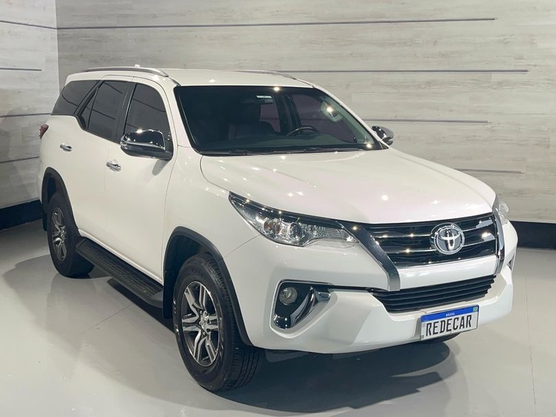 Toyota Hilux SW4 SRV 4x2 2.7 Flex 16V Aut.