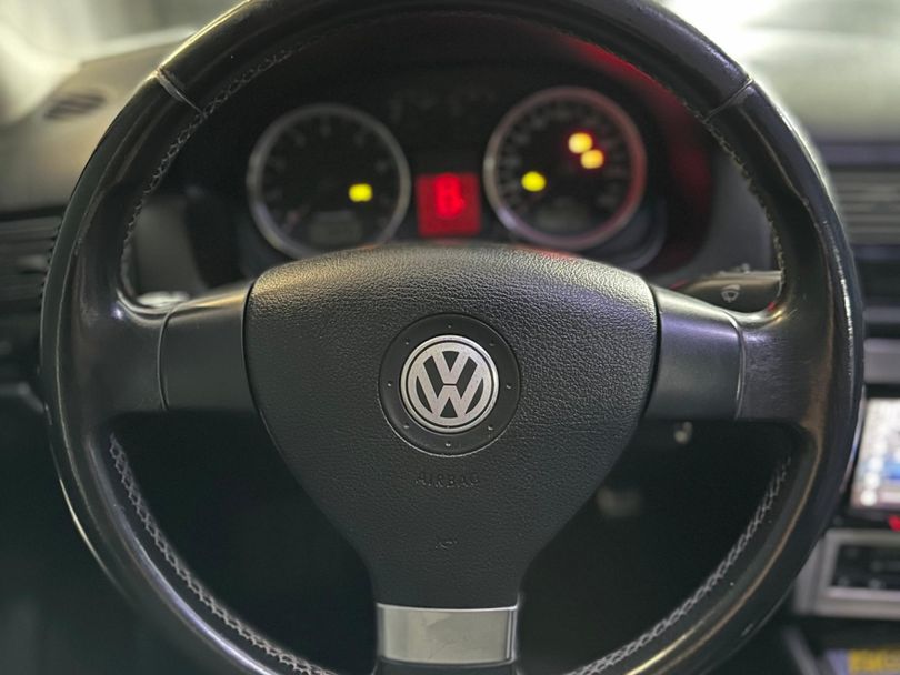 VolksWagen Golf 1.6 Mi Total Flex 8V 4p