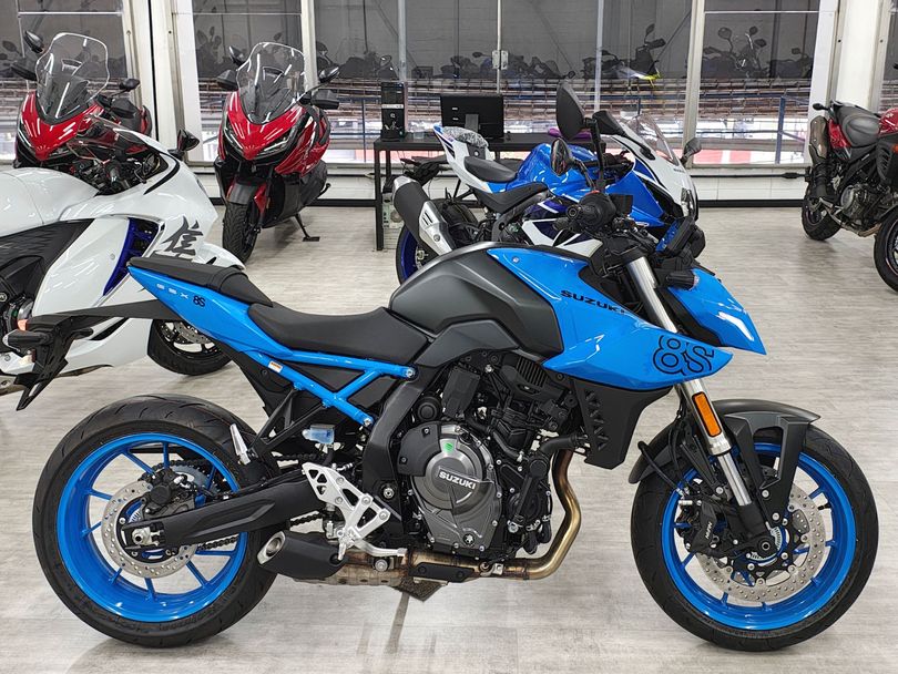 SUZUKI GSX-8S