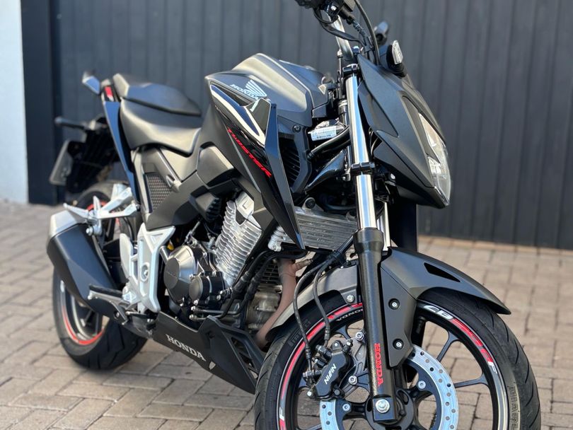 HONDA CB 300F Twister Flex