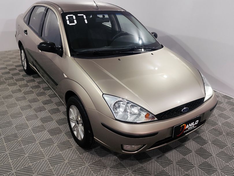 Ford Focus Sedan 2.0 16V/2.0 16V Flex 4p