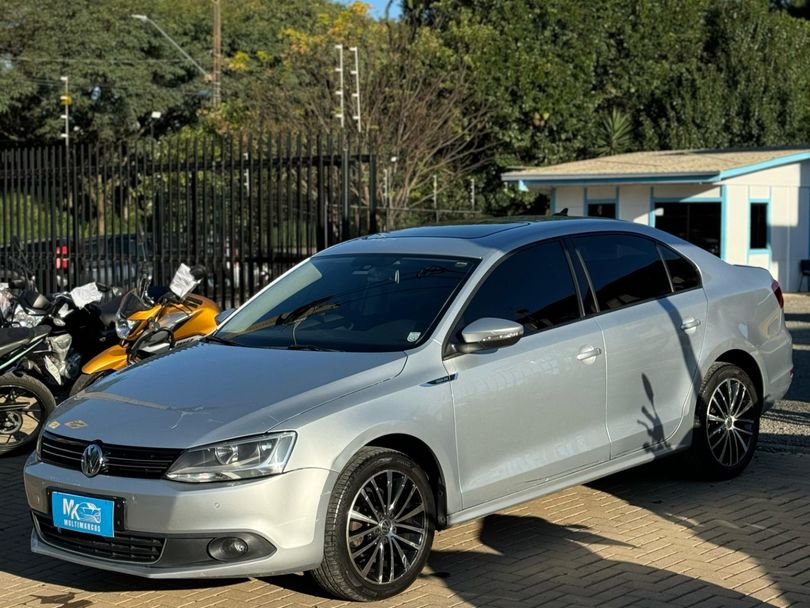 VolksWagen JETTA Comfortline 2.0 T.Flex 8V 4p Tipt.