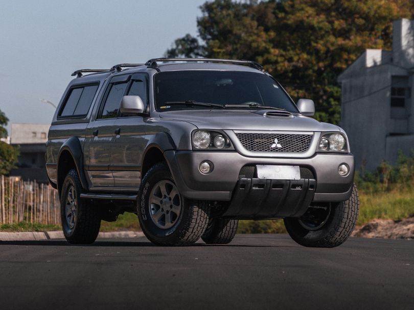 Mitsubishi L200 OUTDOOR HPE 2.5 4x4 CD T.Dies. Mec.