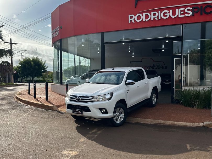 Toyota Hilux CD SRV 4x2 2.7 Flex 16V Aut.