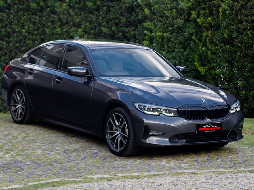 BMW 330i Sport 2.0 TB 16V 4p