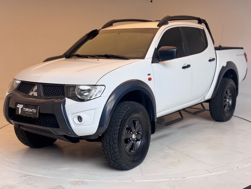 Mitsubishi L200 Triton Savana 3.2 CD TBI Dies. Mec.