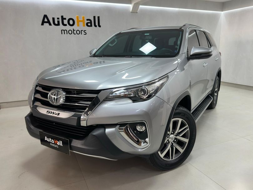 Toyota Hilux SW4 SRX 4x4 2.8 TDI 16V Dies. Aut.