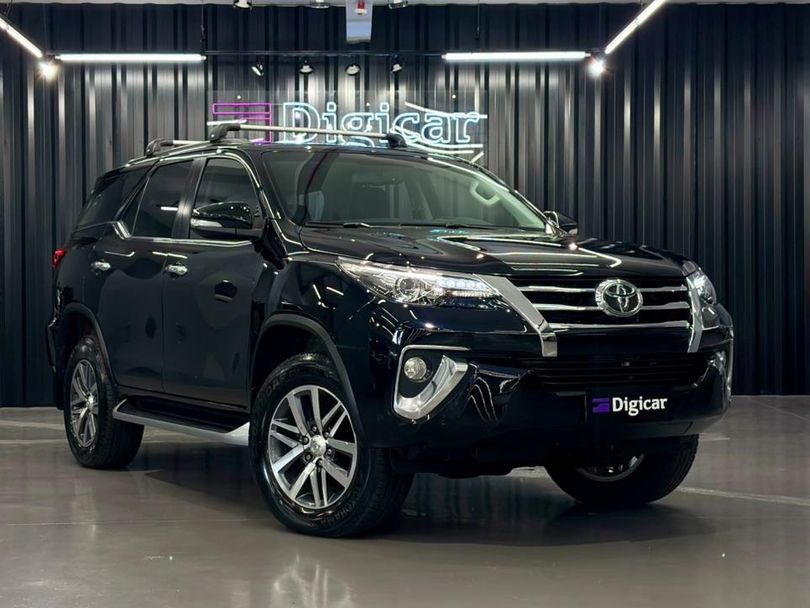 Toyota Hilux SW4 SRX 4x4 2.8 TDI 16V Dies. Aut.