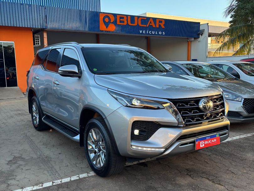 Toyota Hilux CD SRX 4x4 2.8 TDI 16V Diesel Aut.