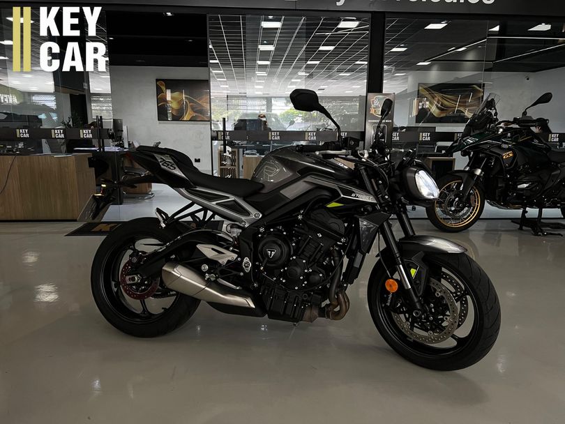 TRIUMPH STREET TRIPLE 765 R