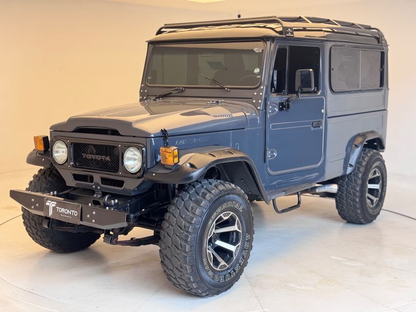 Toyota Band.Jipe Cap.de Aço Chas. Curto Diesel