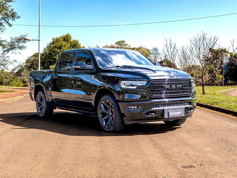 RAM 1500 LIMITED NIGHT EDITION 5.7 4x4 Aut.