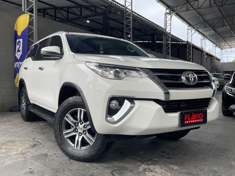 Toyota Hilux SW4 SRV 4x2 2.7 Flex 16V Aut.