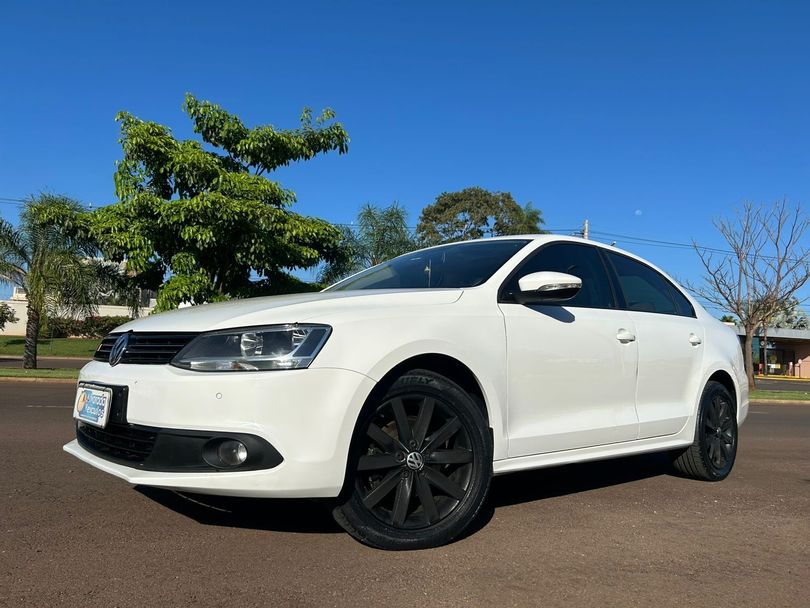 VolksWagen JETTA Comfortline 2.0 T.Flex 8V 4p Tipt.