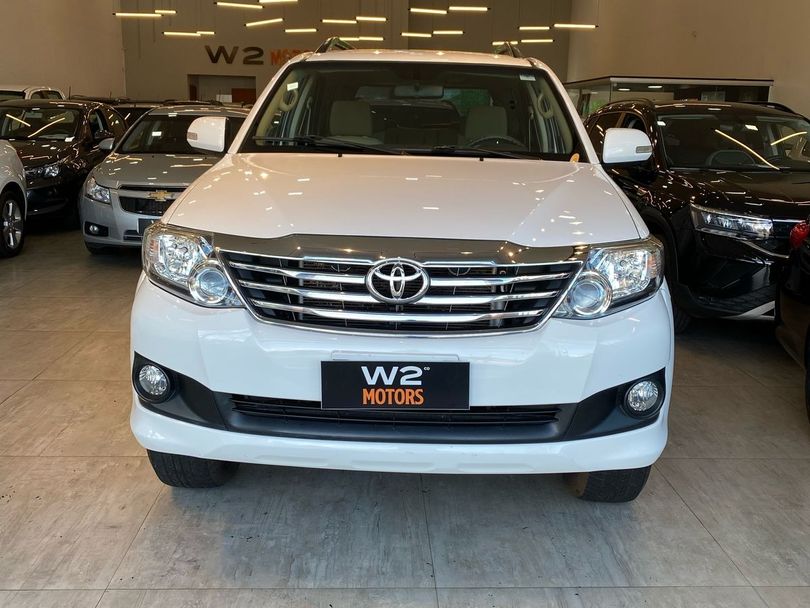 Toyota Hilux SW4 SR 4x2 2.7/ 2.7 Flex 16V Aut.