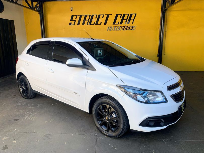Chevrolet ONIX HATCH LTZ 1.4 8V FlexPower 5p Mec.