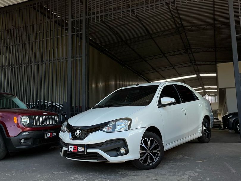 Toyota ETIOS PLATINUM 1.5 Flex 16V 4p Aut.