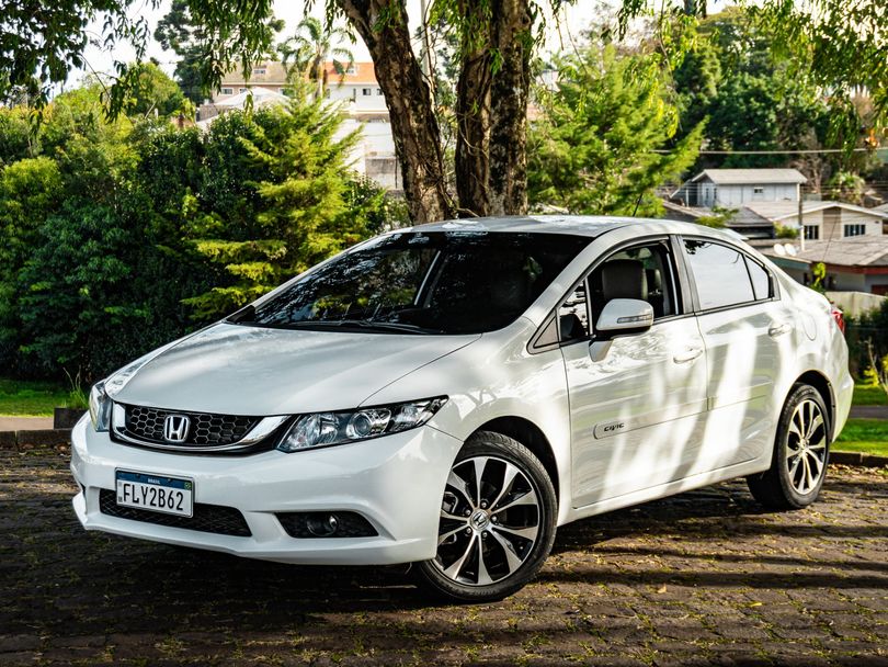 Honda Civic Sedan LXR 2.0 Flexone 16V Aut. 4p
